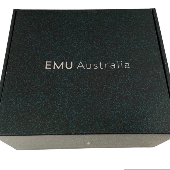 EMU Australia Blurred
Black / Australian sheepskin / Women's Boots / New in Box. - Picture 9 of 16